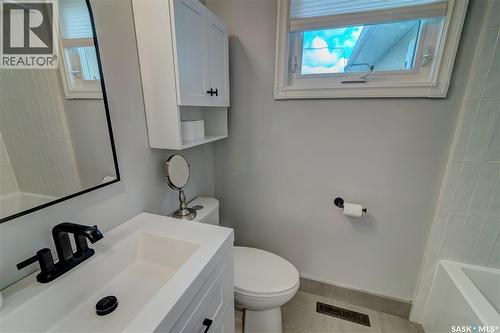 2552 Elliott Street E, Regina, SK 