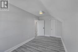 Fresh paint and floors - 