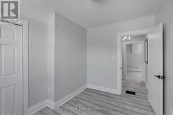 Fresh paint and floors - 