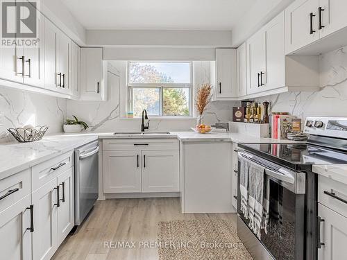1368 TANSLEY DRIVE  Oakville, ON L6L 2N4