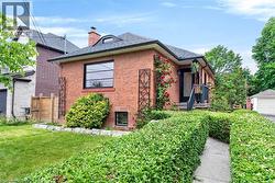 233 ROSEMOUNT Avenue Toronto, ON M9N 3C5