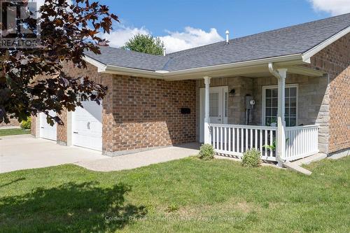 12 Devon Drive E, South Huron (Exeter), ON 