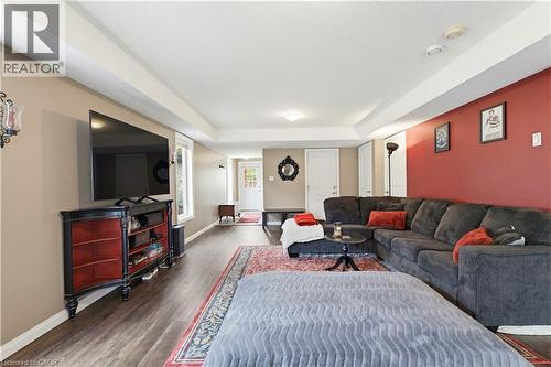 399 Greenfield Avenue, Kitchener, ON - Indoor Photo Showing Living Room