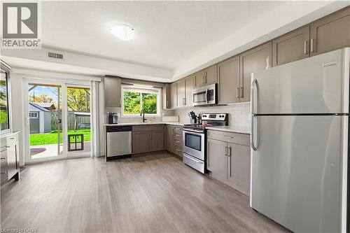 399 Greenfield Avenue, Kitchener, ON - Indoor Photo Showing Kitchen