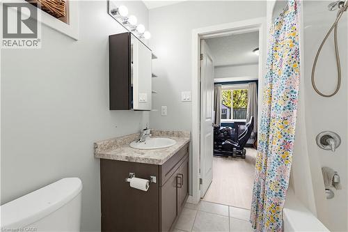 399 Greenfield Avenue, Kitchener, ON - Indoor Photo Showing Bathroom