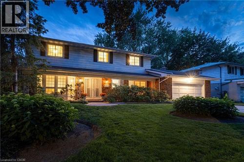 258 CAMELOT Drive  Burlington, ON L7L 2G1