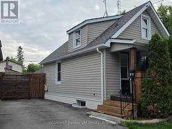 300 HAIG STREET Oshawa (O'Neill), ON L1G 5N8