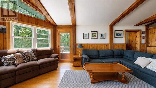 320 Perivale Rd W., Spring Bay, ON 