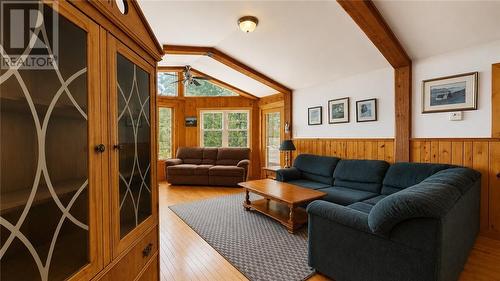 320 Perivale Rd W., Spring Bay, ON 