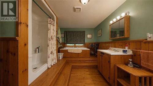 320 Perivale Rd W., Spring Bay, ON 