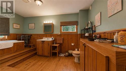 320 Perivale Rd W., Spring Bay, ON 