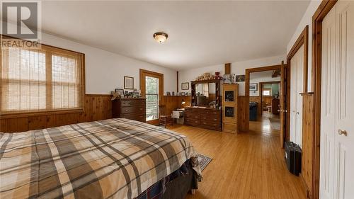 320 Perivale Rd W., Spring Bay, ON 