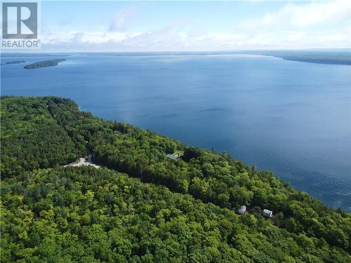 320 Perivale Rd W., Spring Bay, ON 
