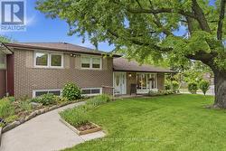 1 ROSEGROVE PLACE Toronto, ON M1S 1W5