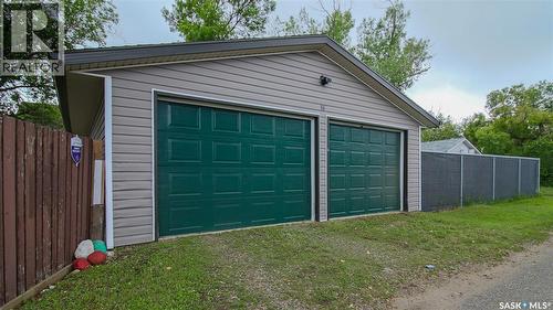 16 Cecil Crescent, Regina, SK 