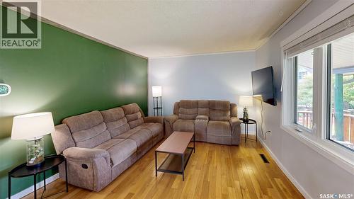 16 Cecil Crescent, Regina, SK 