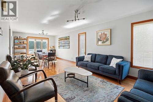 5760 Wayne, Lasalle, ON - Indoor Photo Showing Living Room