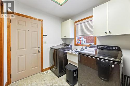 5760 Wayne, Lasalle, ON - Indoor Photo Showing Laundry Room