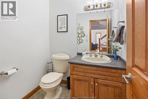 5760 Wayne, Lasalle, ON - Indoor Photo Showing Bathroom