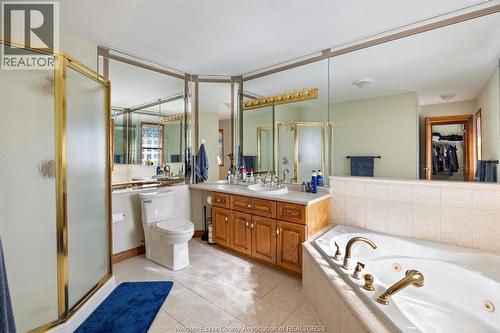 5760 Wayne, Lasalle, ON - Indoor Photo Showing Bathroom