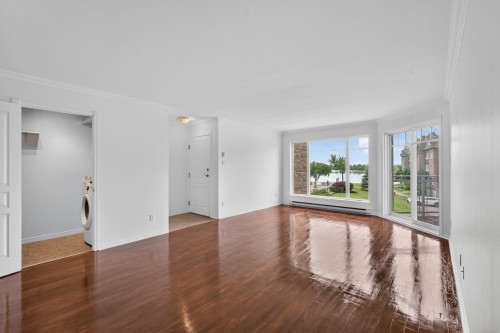 Salon - 5-9300 Rue Rubaniers, Brossard, QC - Indoor Photo Showing Other Room
