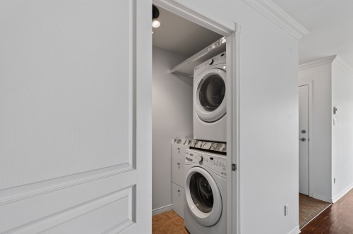 Salle de lavage - 5-9300 Rue Rubaniers, Brossard, QC - Indoor Photo Showing Laundry Room