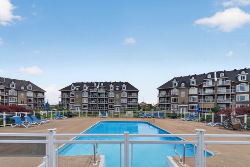 Piscine - 5-9300 Rue Rubaniers, Brossard, QC - Outdoor With In Ground Pool