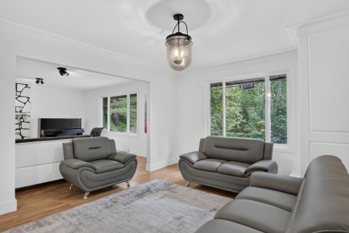 Den - 70Z Rue Roussin, Montréal (L'Île-Bizard/Sainte-Geneviève), QC - Indoor Photo Showing Living Room