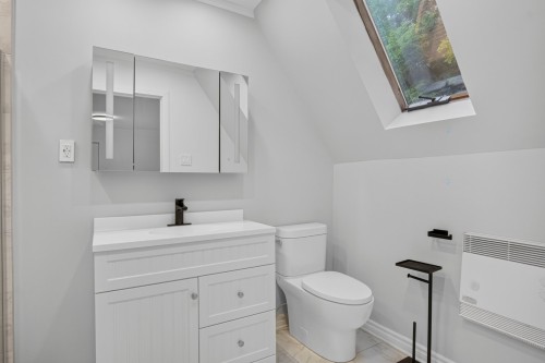 Master Bathroom - 70Z Rue Roussin, Montréal (L'Île-Bizard/Sainte-Geneviève), QC - Indoor Photo Showing Bathroom