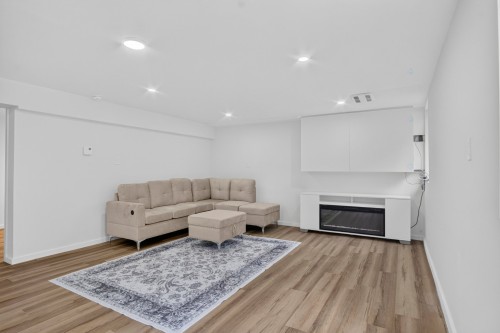 Family Room - 70Z Rue Roussin, Montréal (L'Île-Bizard/Sainte-Geneviève), QC - Indoor Photo Showing Living Room With Fireplace