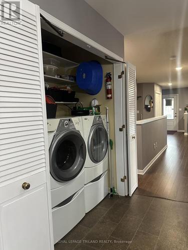 31 Neal Avenue, St. Thomas, ON - Indoor Photo Showing Laundry Room