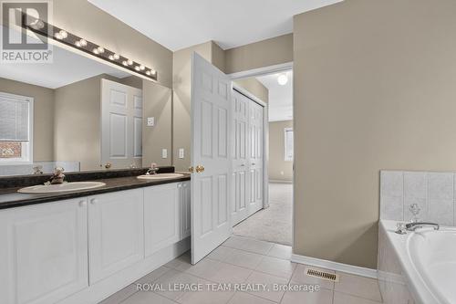 5 Piece Ensuite - 1115 Grenon Avenue, Ottawa, ON 