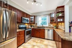 33 - 5878 MONTEVIDEO ROAD  Mississauga, ON L5N 2V5