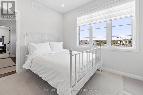 733 Coast Circle, Ottawa, ON 