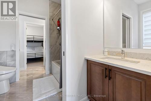 733 Coast Circle, Ottawa, ON 