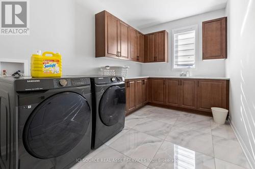733 Coast Circle, Ottawa, ON 