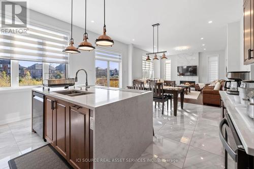 733 Coast Circle, Ottawa, ON 