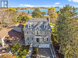 968 ESSA CRESCENT  Pickering, ON L1W 2J1