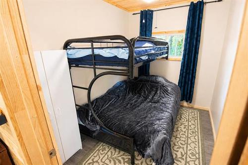 8 Village Cr, Lee River, MB 