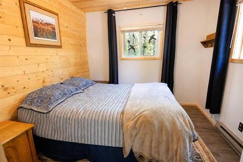 8 Village Cr, Lee River, MB 