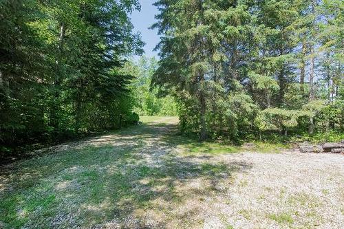 8 Village Cr, Lee River, MB 