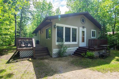 8 Village Cr, Lee River, MB 