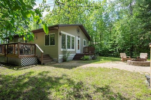 8 Village Cr, Lee River, MB 