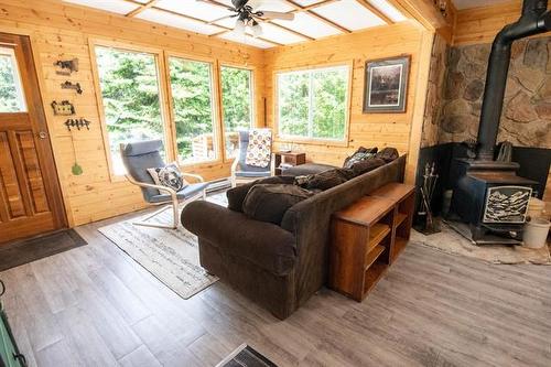 8 Village Cr, Lee River, MB 