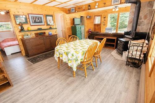 8 Village Cr, Lee River, MB 