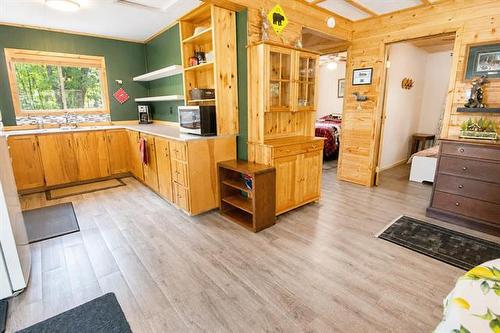 8 Village Cr, Lee River, MB 