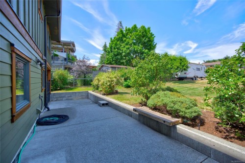 2052 Beaufort Ave, Comox, BC 