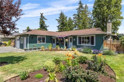 16 Sangster Pl  Parksville, BC V9P 1G4