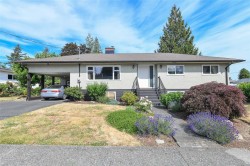 721 18th St  Courtenay, BC V9N 2A4