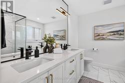 Ensuite Bathroom - 